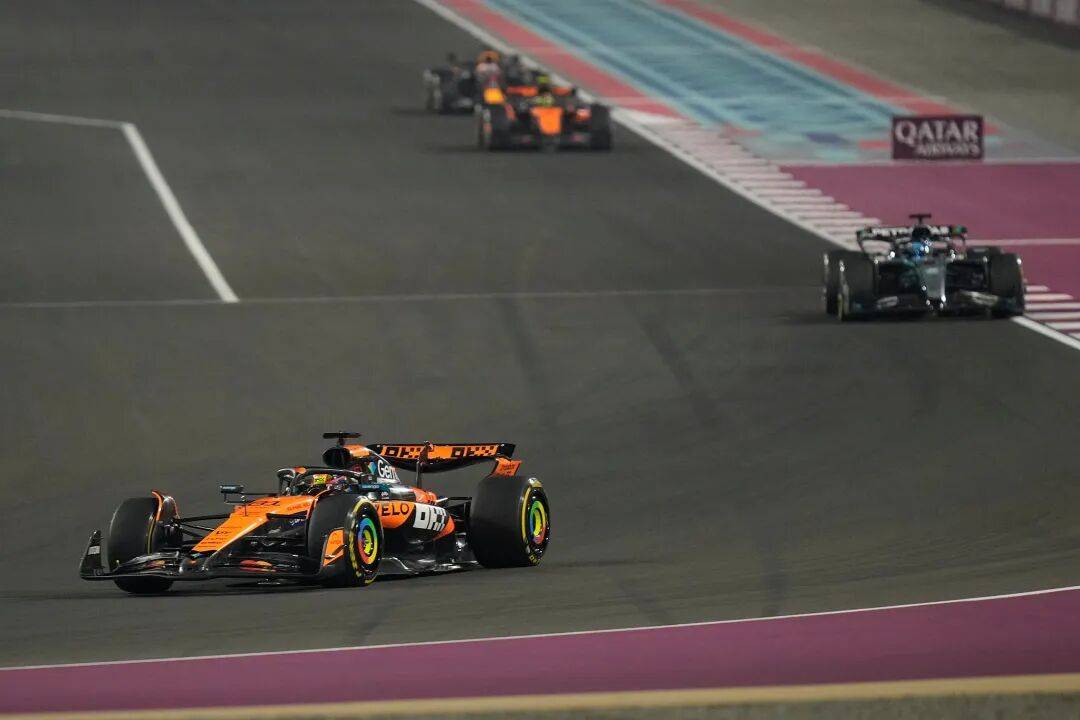 阿斯顿马丁险胜红牛二队，皮亚斯特里惊艳四座