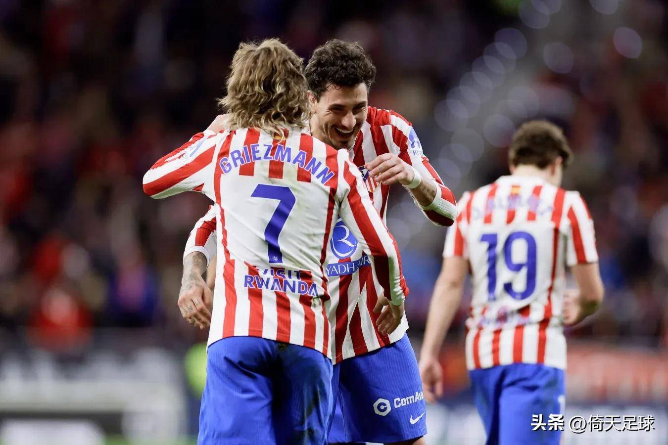 马德里竞技鏖战利物浦，迪马利亚扛起全队