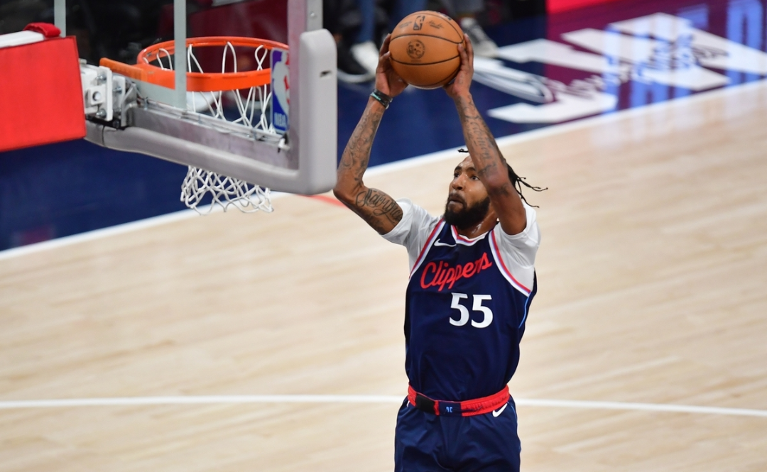 76人横扫雷霆,哈登统治全场 76人横扫雷霆,哈登统治全场